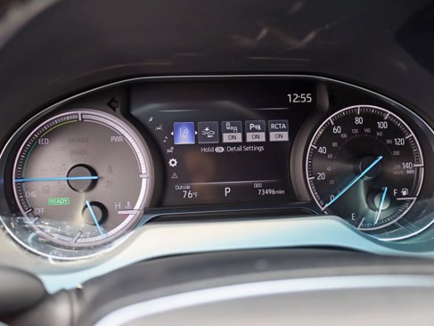 Used 2024 Toyota Venza XLE image 18