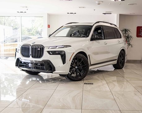 Used 2025 BMW X7 M60i w/ Climate Comfort Package image 1