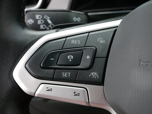 Used 2025 Volkswagen Atlas Peak Edition SE image 26