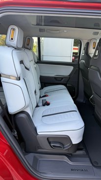 Used 2025 Rivian R1S Adventure image 30