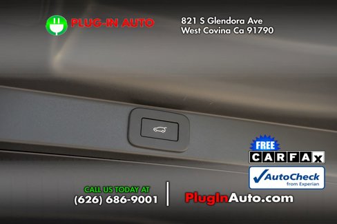 Used 2025 Land Rover Range Rover SV image 17