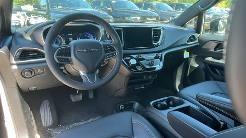 New 2026 Chrysler Voyager LX image 22