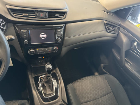 Used 2018 Nissan Rogue S image 32