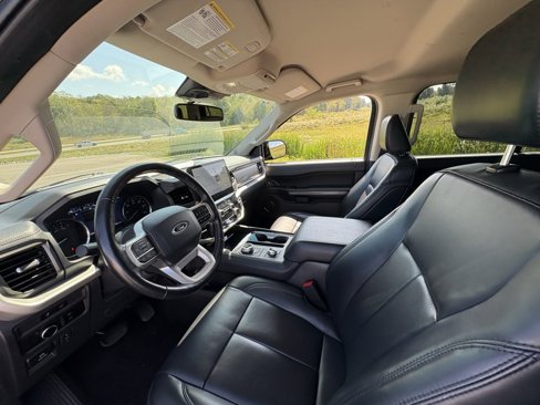 Used 2024 Ford Expedition Max XLT image 36