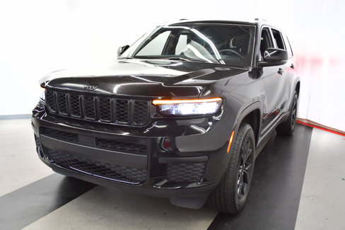 Used 2024 Jeep Grand Cherokee L Laredo image 4