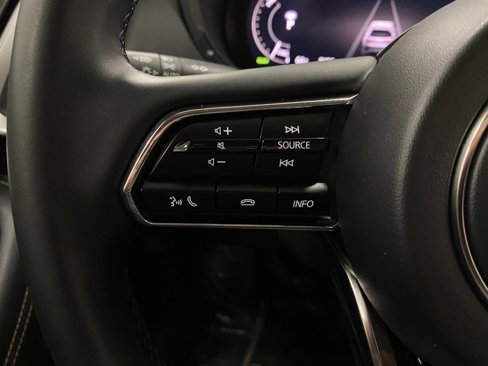 Used 2025 MAZDA CX-70 Plug-In Hybrid w/ Premium Pkg image 17