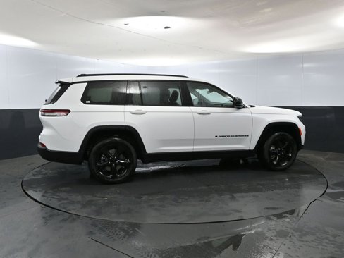 New 2025 Jeep Grand Cherokee L Altitude image 2