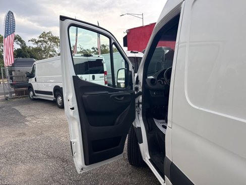 Used 2021 Mercedes-Benz Sprinter 2500 image 12