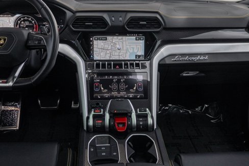 Used 2022 Lamborghini Urus image 18