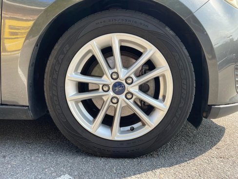 Used 2015 Ford Focus SE image 38