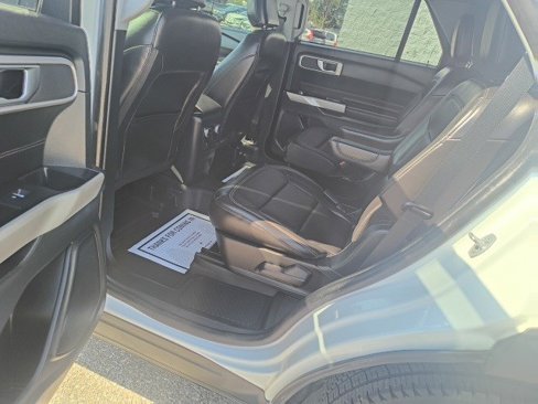 Used 2022 Ford Explorer XLT w/ Equipment Group 202A image 13