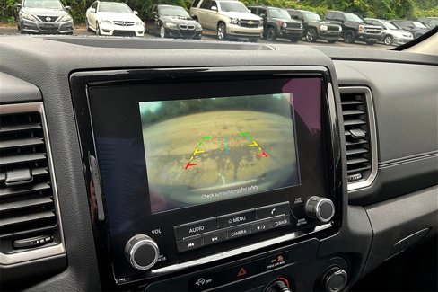 Used 2023 Nissan Frontier SV image 14