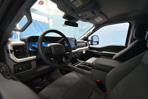New 2026 Ford F250 4x4 Crew Cab Super Duty image 2