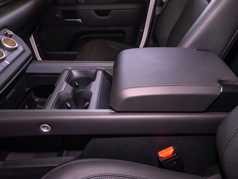 New 2025 Land Rover Defender 110 S image 32