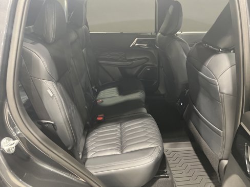 New 2025 Mitsubishi Outlander SEL image 16