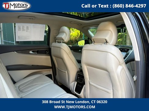 Used 2019 Lincoln Nautilus Reserve image 12