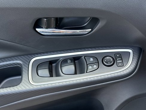 New 2025 Nissan Versa SR image 13