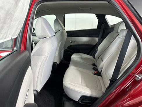 Certified 2025 Hyundai Tucson SE image 54