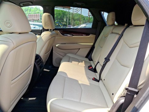 Used 2018 Cadillac XT5 Luxury w/ Driver Awareness Package image 13