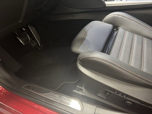 New 2025 Alfa Romeo Giulia AWD w/ Driving Assist Package image 4