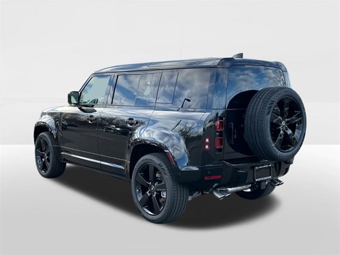 New 2025 Land Rover Defender 110 X-Dynamic SE image 2