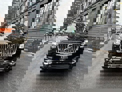 Certified 2024 Volvo XC90 B6 Ultimate w/ Lounge Package image 1