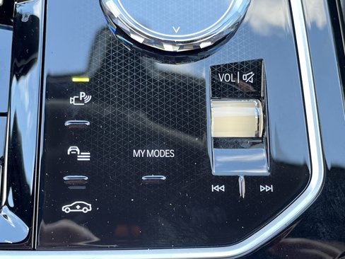 New 2026 BMW 740i w/ Premium Package image 10