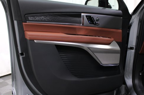 New 2026 Cadillac Vistiq Platinum image 6