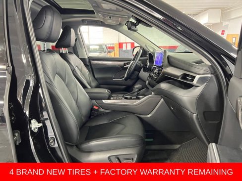 Used 2023 Toyota Highlander Limited image 21