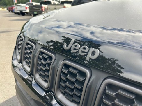 Used 2024 Jeep Compass Trailhawk image 31