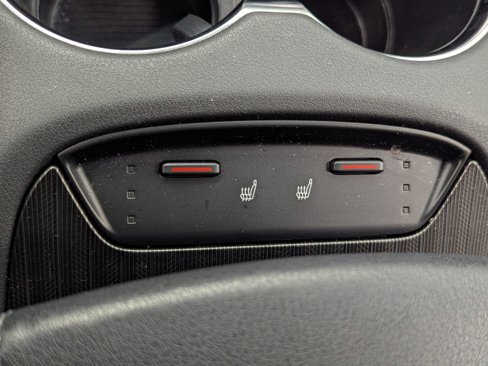 Used 2022 Toyota Venza XLE image 29