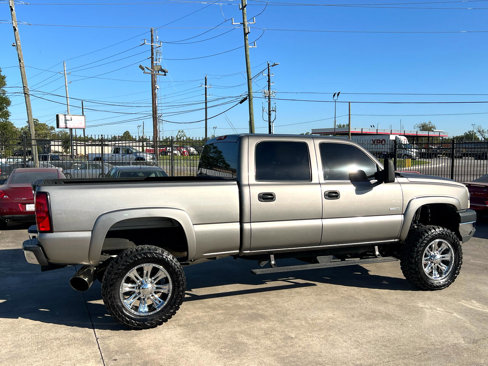 Used 2006 Chevrolet Silverado 2500 LT w/ Heavy-Duty Power Package image 8