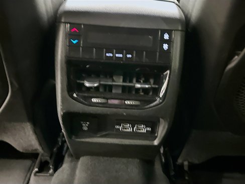 Used 2024 Jeep Grand Cherokee L Laredo image 27