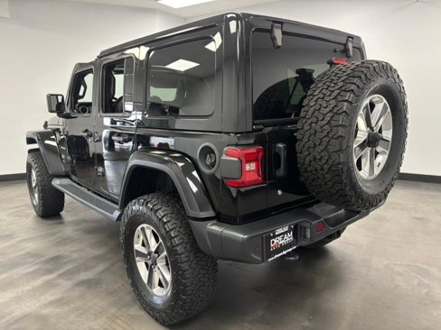Used 2018 Jeep Wrangler Unlimited Sahara image 7