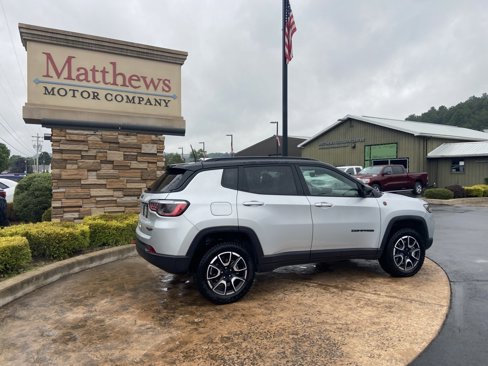 Used 2024 Jeep Compass Trailhawk image 5