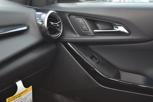 New 2026 Chevrolet Equinox LT image 18