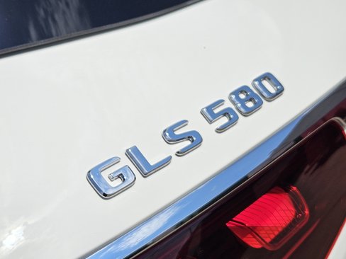 New 2026 Mercedes-Benz GLS 580 4MATIC image 8