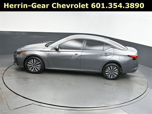 Used 2024 Nissan Altima 2.5 SV image 33