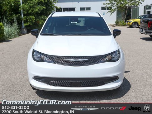 New 2025 Chrysler Voyager LX image 9