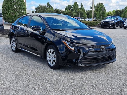 Used 2024 Toyota Corolla LE image 2