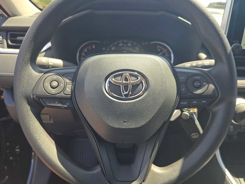 Certified 2025 Toyota RAV4 LE image 23
