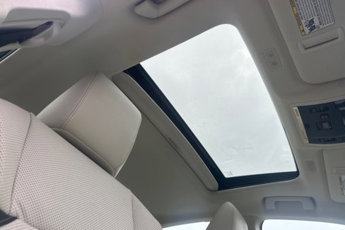 New 2025 Lexus ES 300h w/ Premium Package image 16