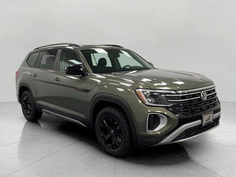 New 2026 Volkswagen Atlas Peak Edition image 1