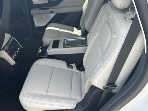 New 2025 Lincoln Aviator Reserve image 13