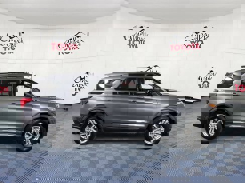 Used 2021 Ford Explorer XLT w/ Equipment Group 202A image 9