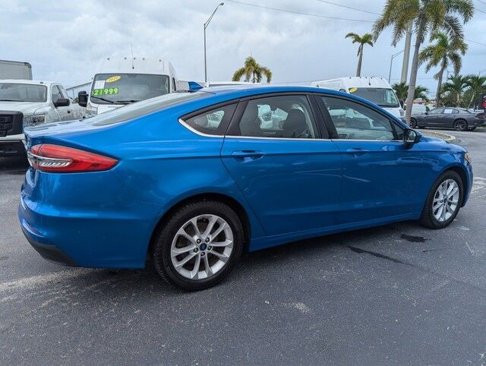 Used 2020 Ford Fusion SE image 7