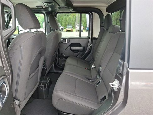 Used 2023 Jeep Gladiator Sport image 10