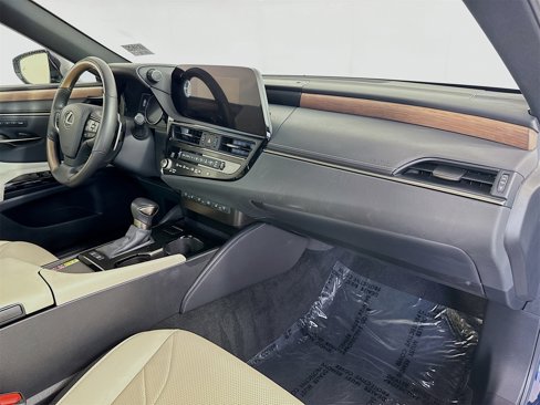 Used 2023 Lexus ES 300h w/ Luxury Package image 23