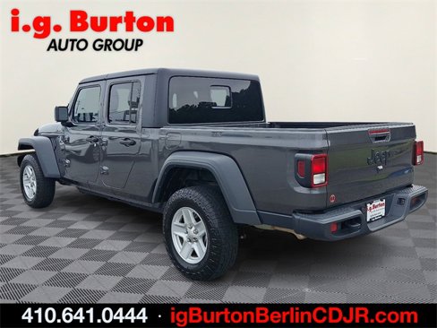Used 2023 Jeep Gladiator Sport image 4