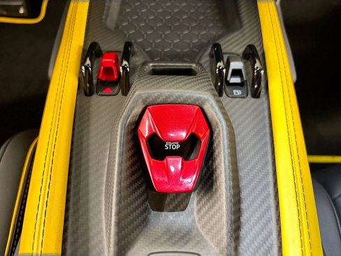 Used 2024 Lamborghini Revuelto image 22